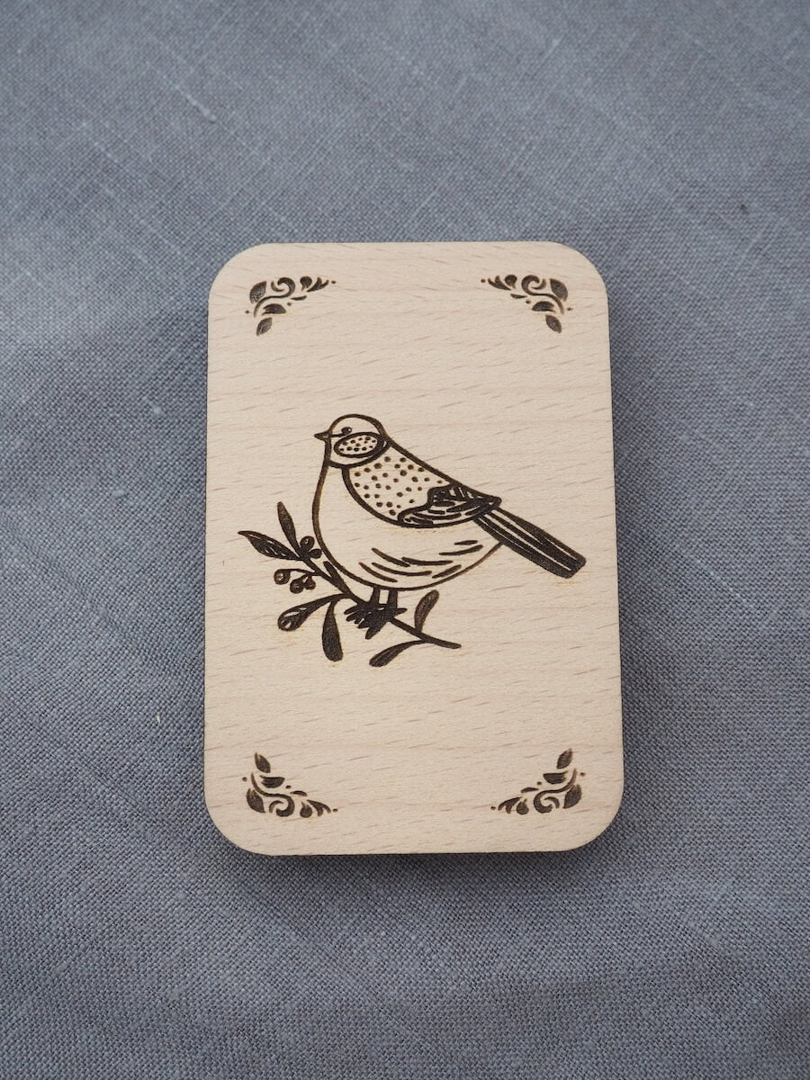 Magnetisches Nadeletui aus Buchenholz