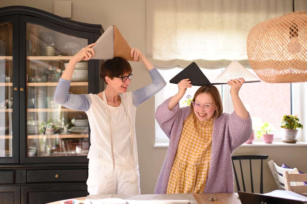 zwei Frauen haben Spass