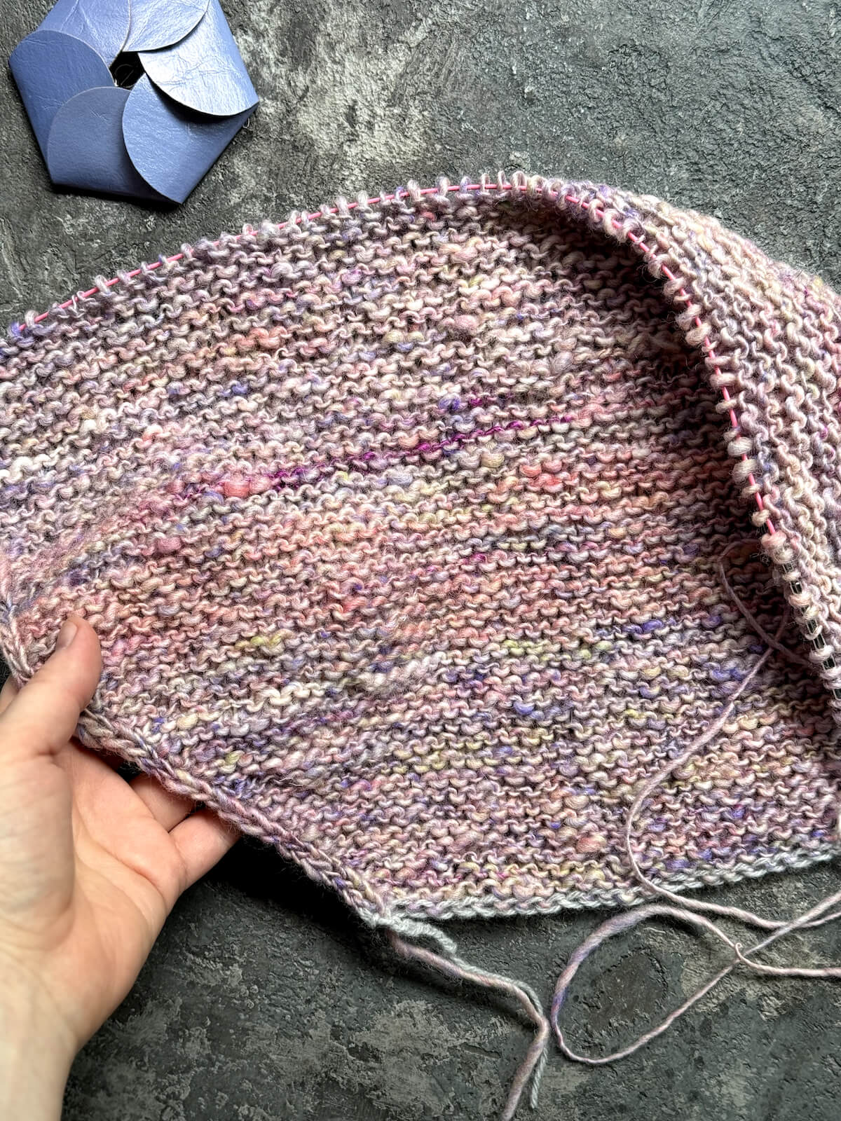 Stricken mit handgesponnene Wolle