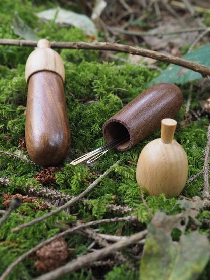 Eichel Nadelhalter aus Holz Strickzubehör von WUNDERSIE